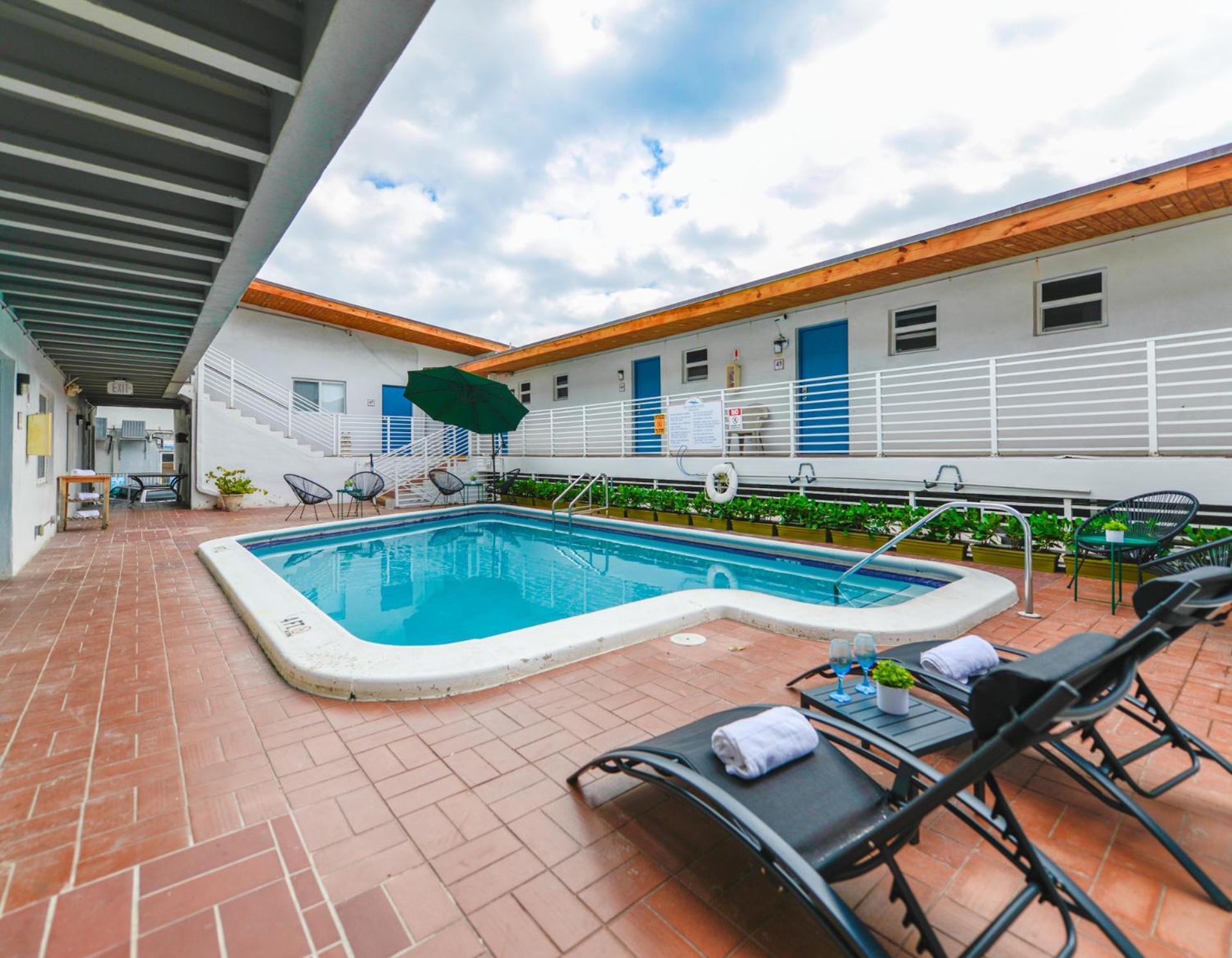 Serene Studio By The Beach With Pool - M34 Hollywood Eksteriør billede
